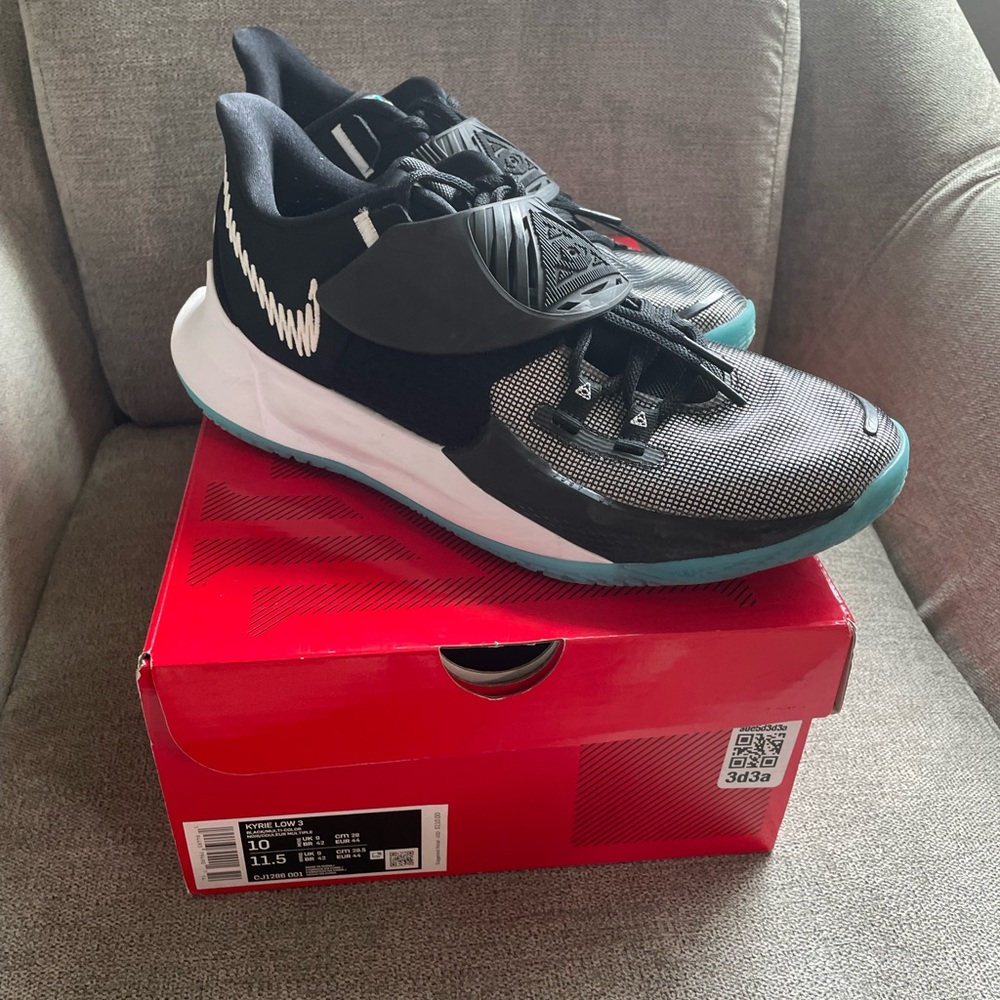 Kyrie low 3